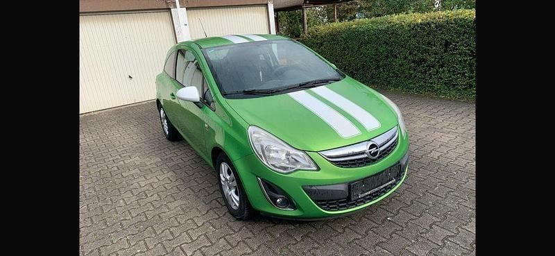Grün Gebraucht 2011 Opel Corsa Selection Limousine | 2.950 € (Guter Preis) - Bild 1/4