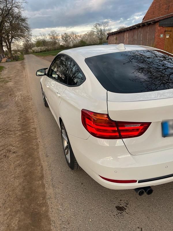 Second-hand BMW 328 245 CP (180 kW) 2013 Alb Berlinǎ