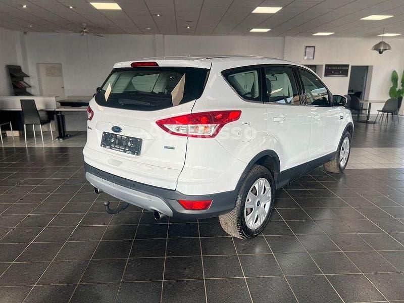 Gebraucht Ford Kuga Trend 120 PS (88 kW) 2016 Weiß SUV