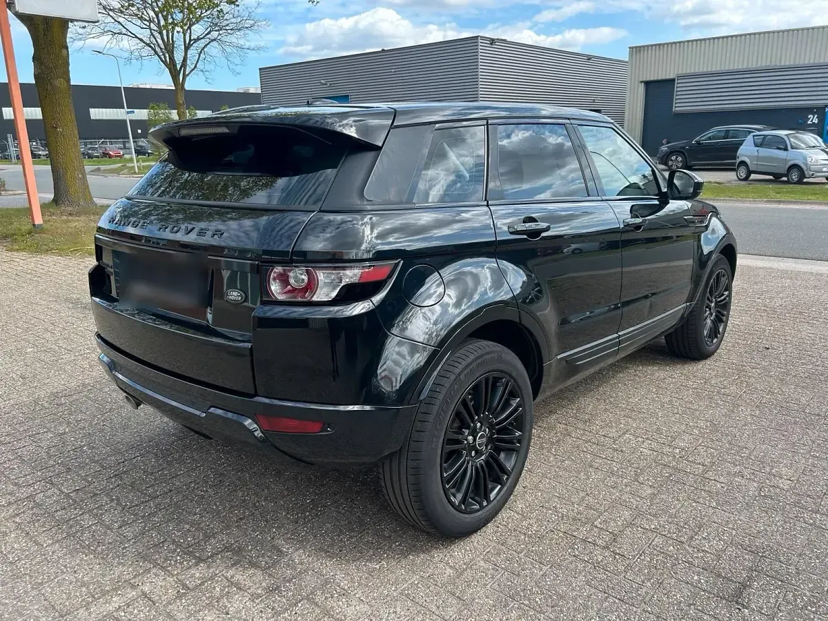 Second-hand Land Rover Range Rover evoque Pure 150 CP (110 kW) 2015 Negru SUV