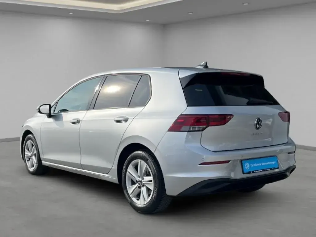 Gebraucht VW Golf VIII Life 150 PS (110 kW) 2023 Silber Limousine