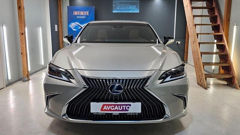 Beige Gebraucht 2019 Lexus ES300H Luxury Line Limousine | 36.999 € - Bild 1/4