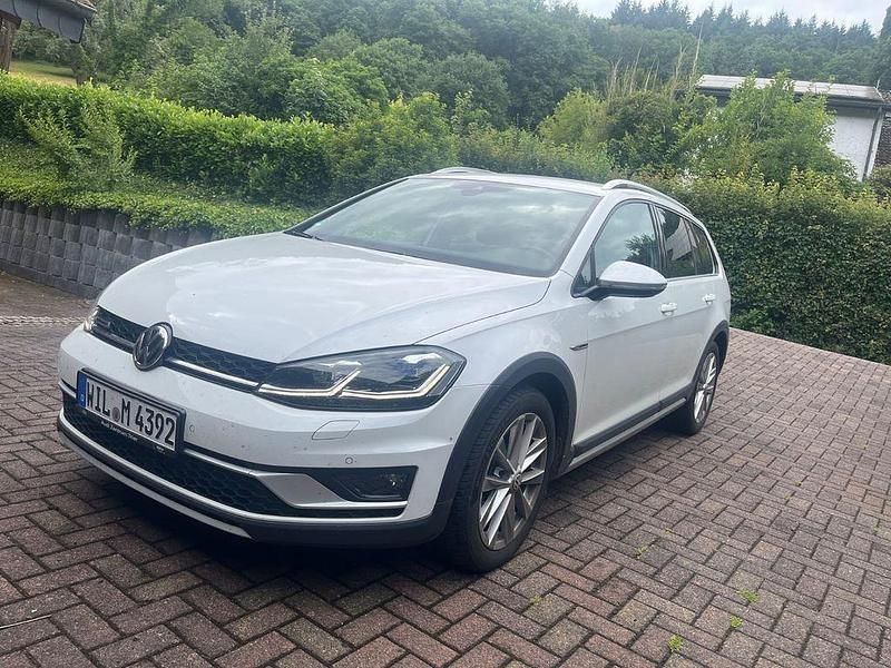 Weiß Gebraucht 2020 VW Golf Alltrack Kombi | 19.300 € (Guter Preis) - Bild 1/4