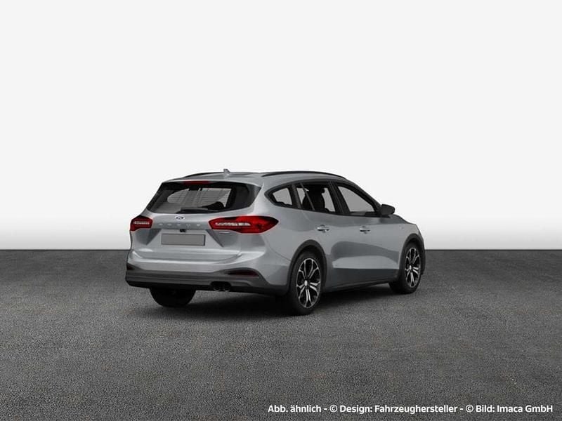 Usado Ford Focus Cool & Connect 125 CV (91 kW) 2022 Plateado Familiar