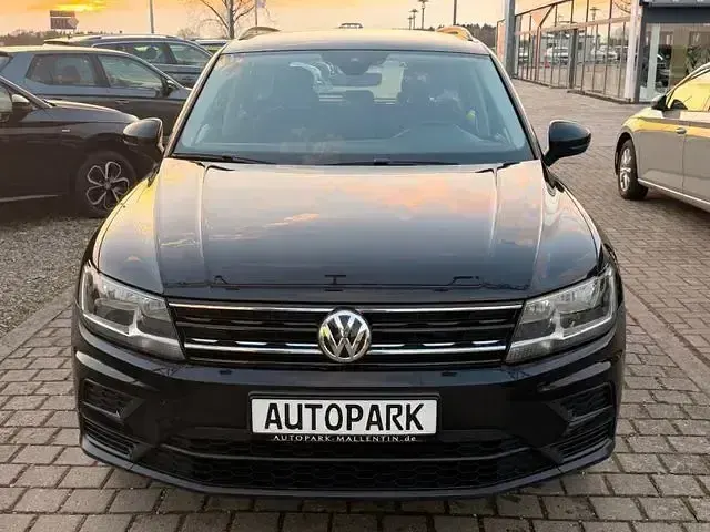 Gebraucht VW Tiguan 125 PS (91 kW) 2017 Schwarz SUV