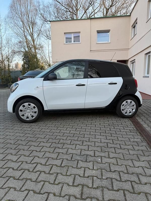 Gebraucht Smart ForFour 90 PS (66 kW) 2018 Weiß Kleinwagen