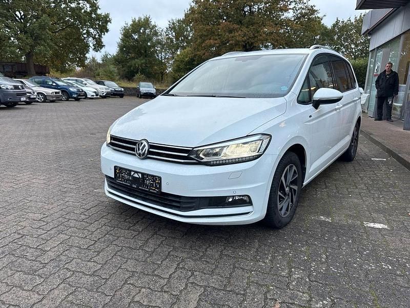 Weiß Gebraucht 2019 VW Touran Join Van / Kleinbus | 15.990 € (Superpreis) - Bild 1/4