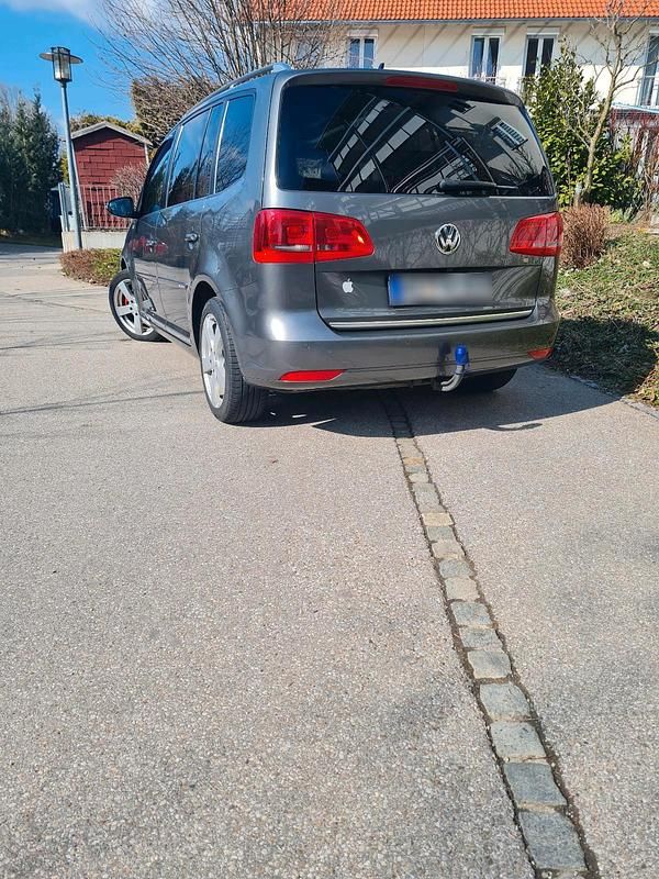 Gebraucht VW Touran 177 PS (130 kW) 2015 Grau Van / Kleinbus