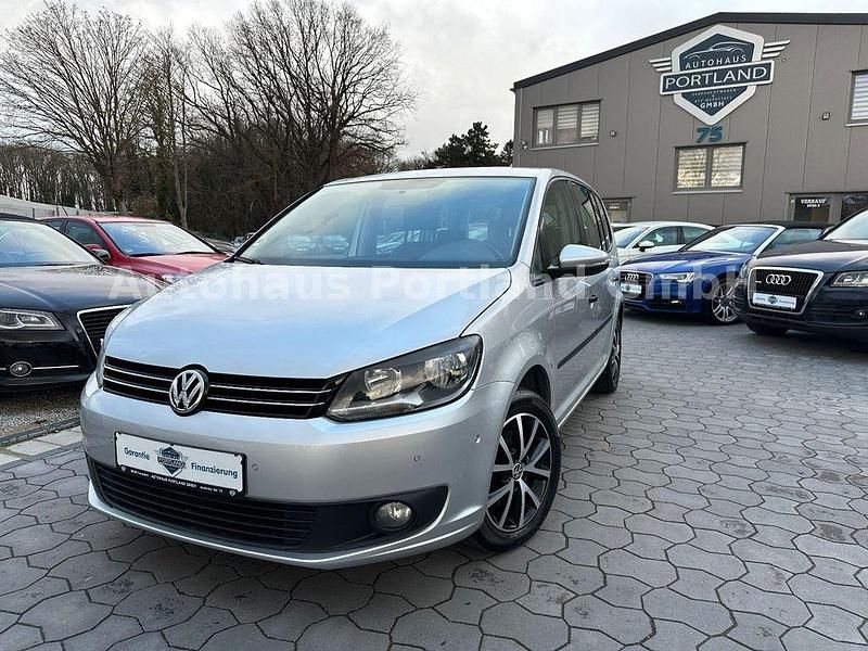Silber Gebraucht 2011 VW Touran Trendline Van / Kleinbus | 7.499 € (Fairer Preis) - Bild 1/4