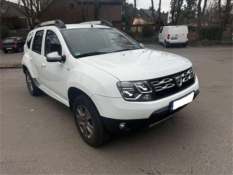 Gebraucht Dacia Duster Celebration 105 PS (77 kW) 2015 Weiß SUV