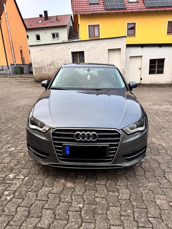 Gebraucht Audi A3 110 PS (80 kW) 2015 Grau Limousine