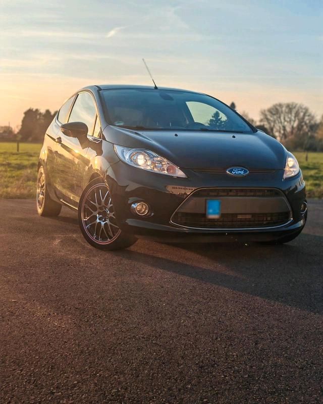 Gebraucht Ford Fiesta 82 PS (60 kW) 2008 Schwarz Kleinwagen