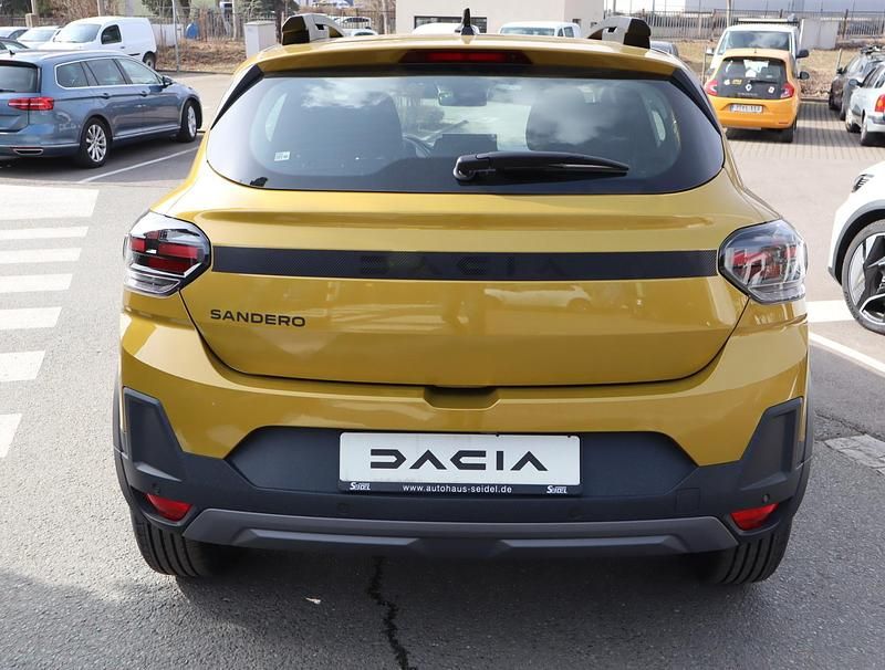 Neu Dacia Sandero Expression 122 PS (89 kW) 2026 Grün