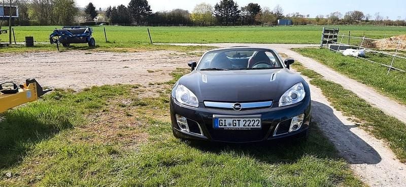 Usado Opel GT 264 HP (194 kW) 2008 Preto Cabrios