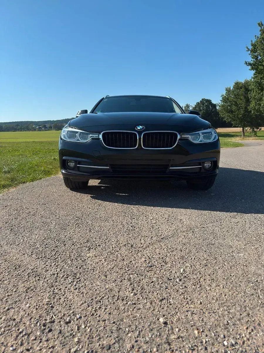 Gebraucht BMW 320 Sport Line 190 PS (139 kW) 2017 Schwarz Kombi