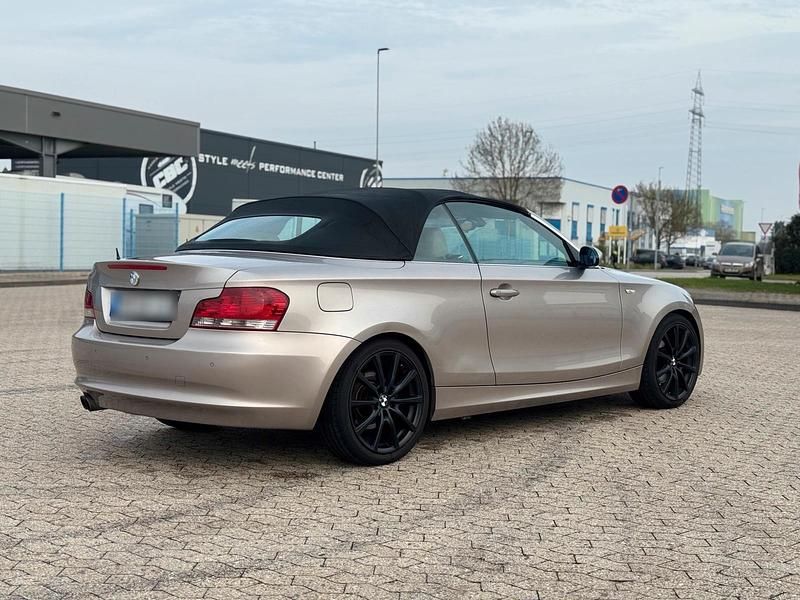Gebraucht BMW 125 Cabriolet 218 PS (160 kW) 2008 Beige Cabrio