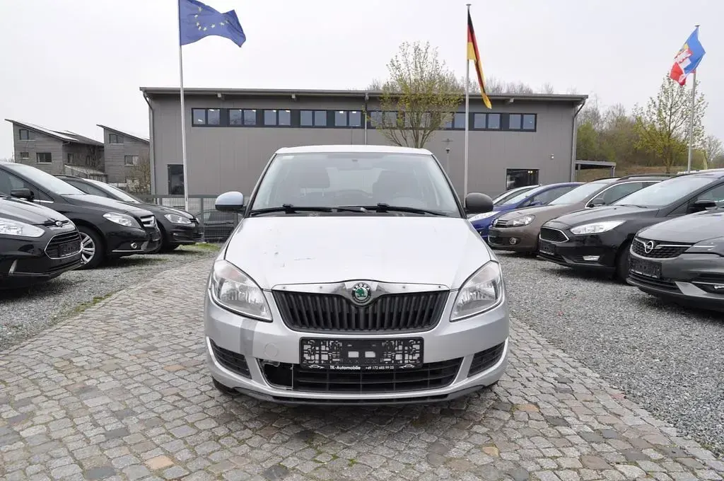 Gebraucht Skoda Fabia Cool Edition 69 PS (50 kW) 2011 Silber Limousine