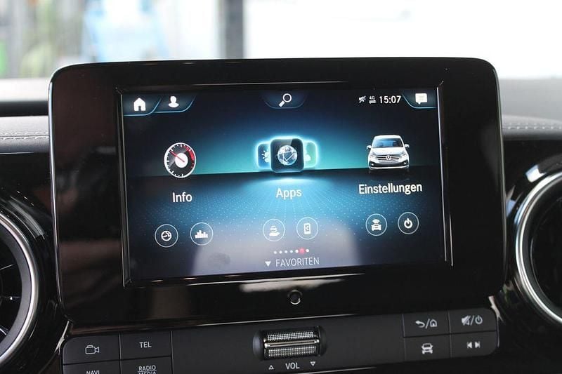 Gebraucht Mercedes T180 131 PS (96 kW) 2024 Silber Van / Kleinbus