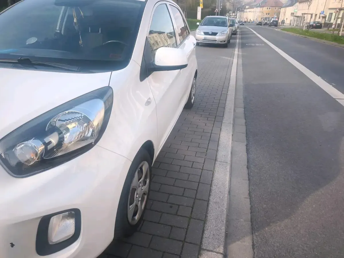 Gebraucht Kia Picanto 70 PS (51 kW) 2015 Weiß Kleinwagen