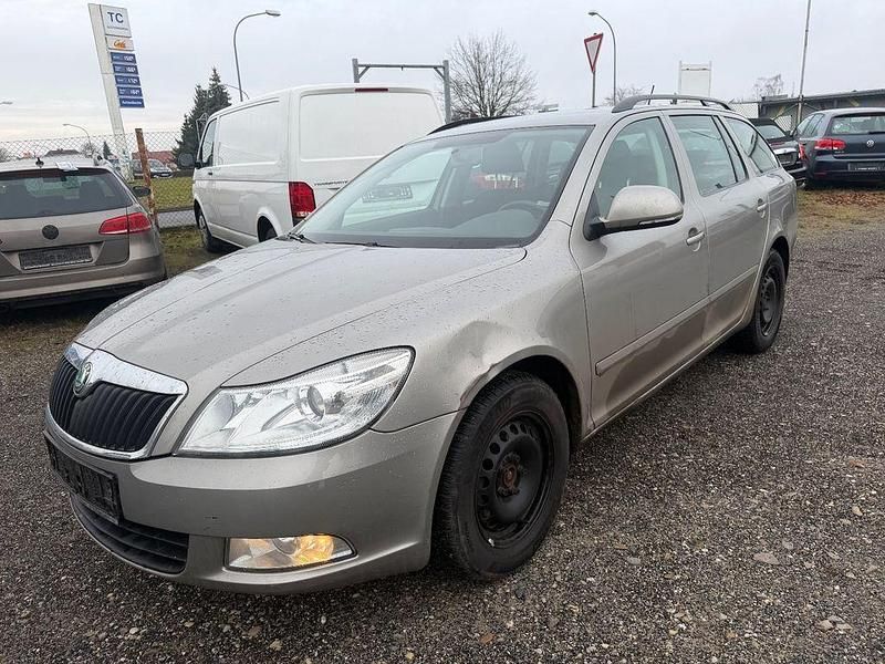 Beige Gebraucht 2013 Skoda Octavia Ambition Kombi | 3.490 € (Superpreis) - Bild 1/4