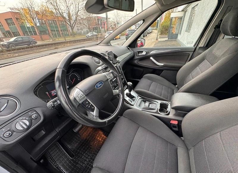 Gebraucht Ford S-MAX Titanium 163 PS (119 kW) 2012 Weiß Van / Kleinbus