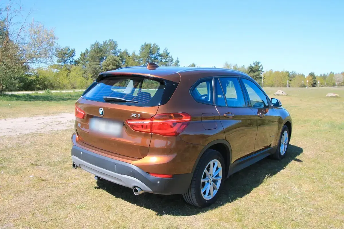 Second-hand BMW X1 Advantage 190 CP (139 kW) 2016 Maro SUV
