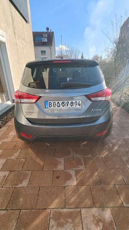 Gebraucht Hyundai ix20 Style 125 PS (91 kW) 2015 Grau Kleinwagen