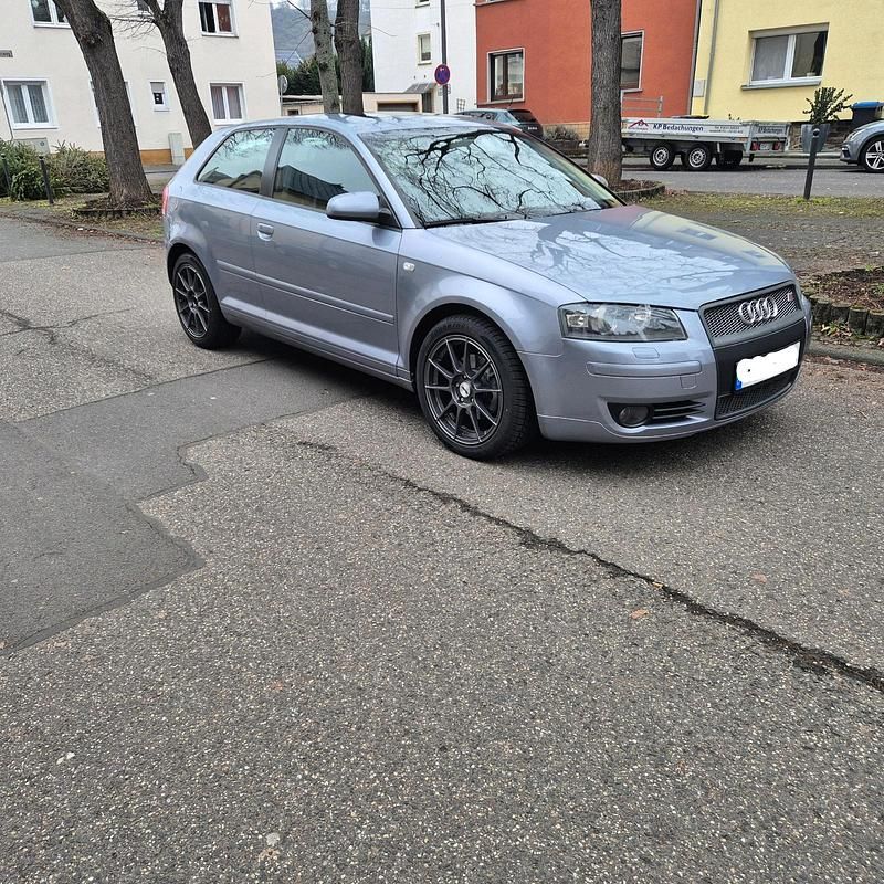 Grau Gebraucht 2004 Audi A3 S-Line Limousine | 3.750 € (Fairer Preis) - Bild 1/4