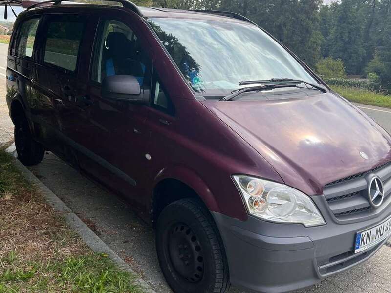 Rot Gebraucht 2012 Mercedes Vito Van / Kleinbus | 9.500 € (Guter Preis) - Bild 1/4