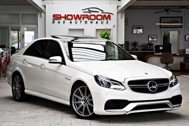 Weiß diamantweiß perlmutt metallic Gebraucht 2013 Mercedes E63 AMG AMG Limousine | 49.990 € (Teuer) - Bild 1/4