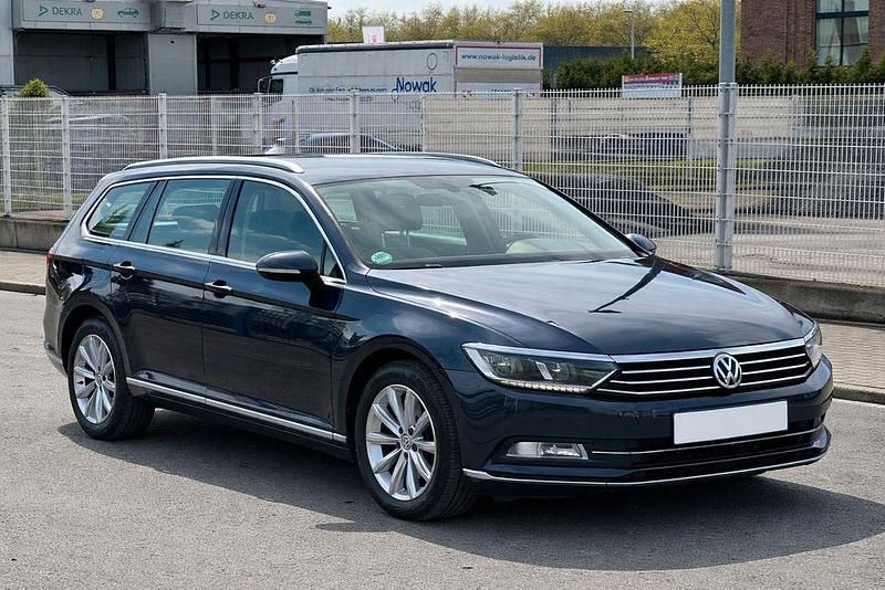 Gebraucht VW Passat 120 PS (88 kW) 2015 Blau Limousine