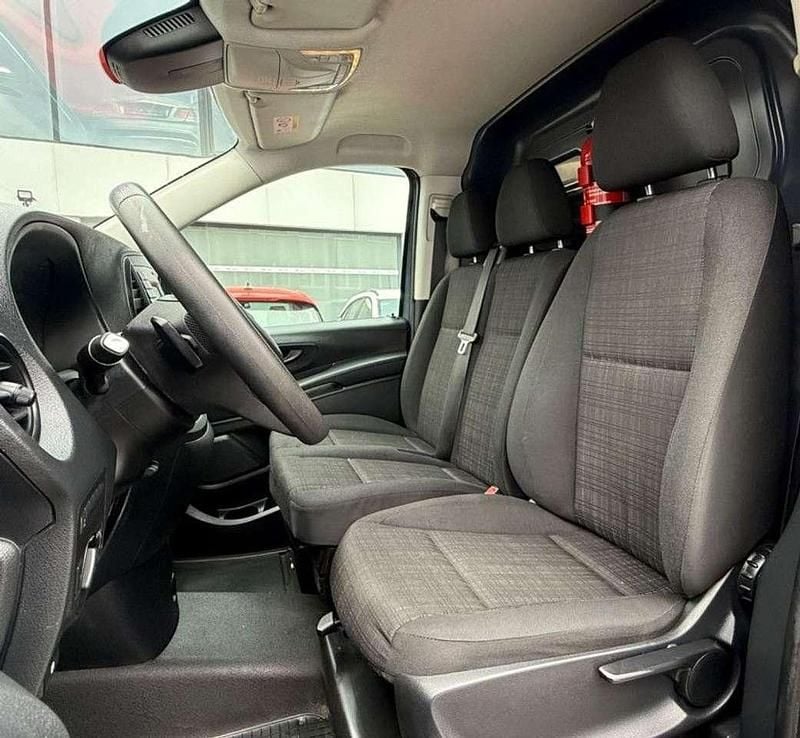 Gebraucht Mercedes e-Vito 85 kW (116 PS) 2020 Grau Van / Kleinbus