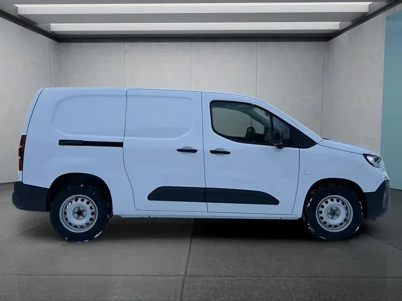 Neu Fiat Doblò 131 PS (96 kW) 2025 Weiß Van / Kleinbus
