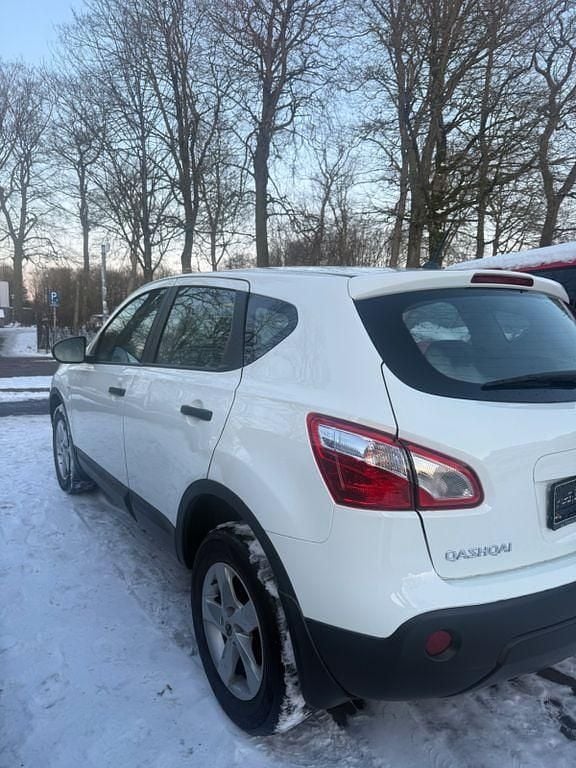 Gebraucht Nissan Qashqai 117 PS (86 kW) 2013 Weiß SUV
