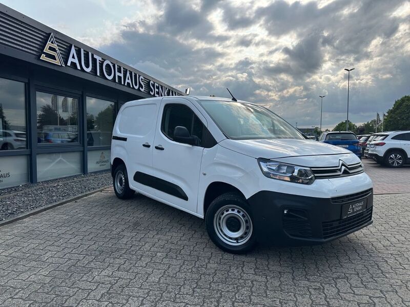 Weiß Gebraucht 2021 Citroën Berlingo Van / Kleinbus | 12.390 € (Superpreis) - Bild 1/4