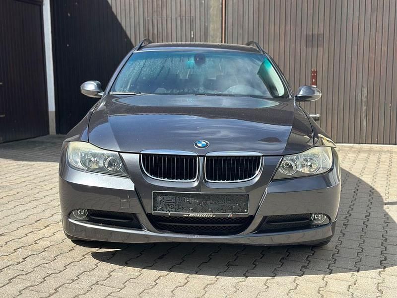 Second-hand BMW 318 143 CP (105 kW) 2008 Berlinǎ