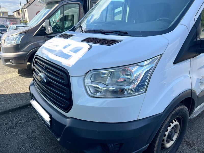 Weiß Gebraucht 2016 Ford Transit Limousine | 6.500 € (Guter Preis) - Bild 1/4