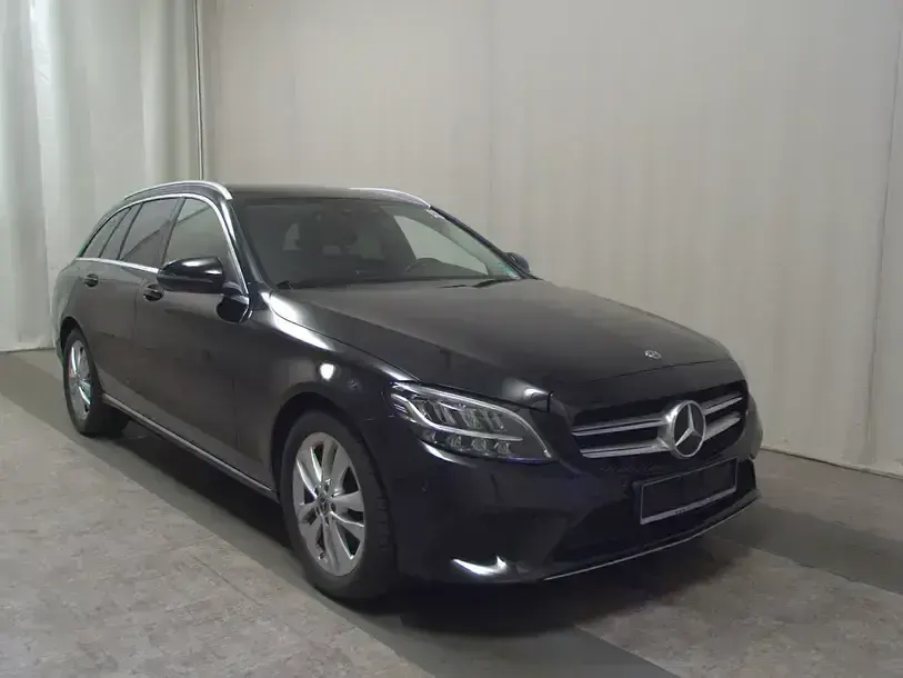 Gebraucht Mercedes C220 Avantgarde 194 PS (142 kW) 2020 Schwarz Kombi