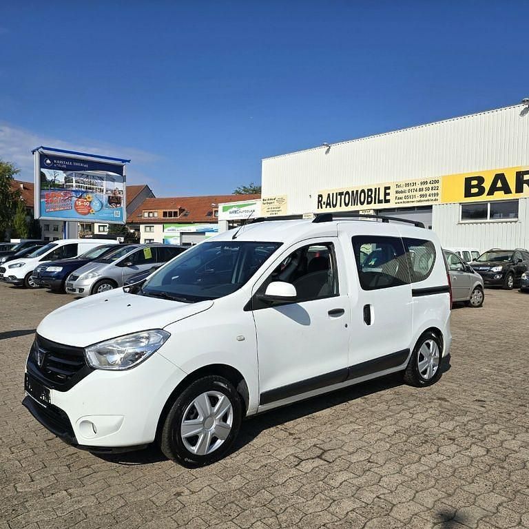 Weiß Gebraucht 2015 Dacia Dokker Lauréate Van | 3.750 € - Bild 1/4