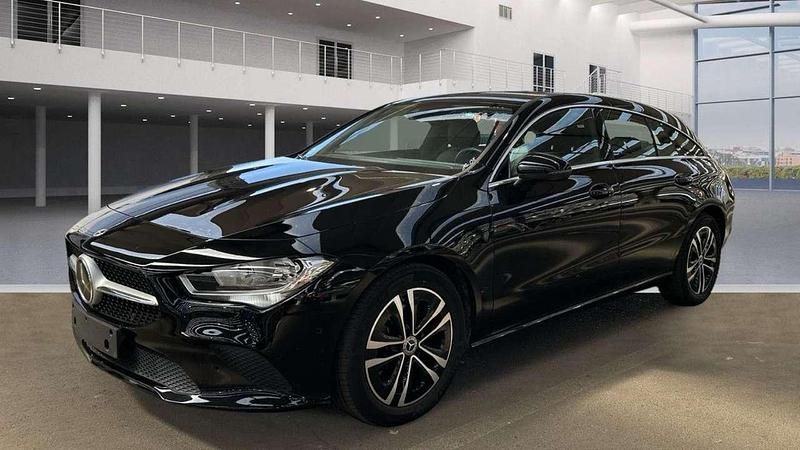 Nachtschwarz Gebraucht 2023 Mercedes CLA200 Kombi | 26.980 € (Superpreis) - Bild 1/3