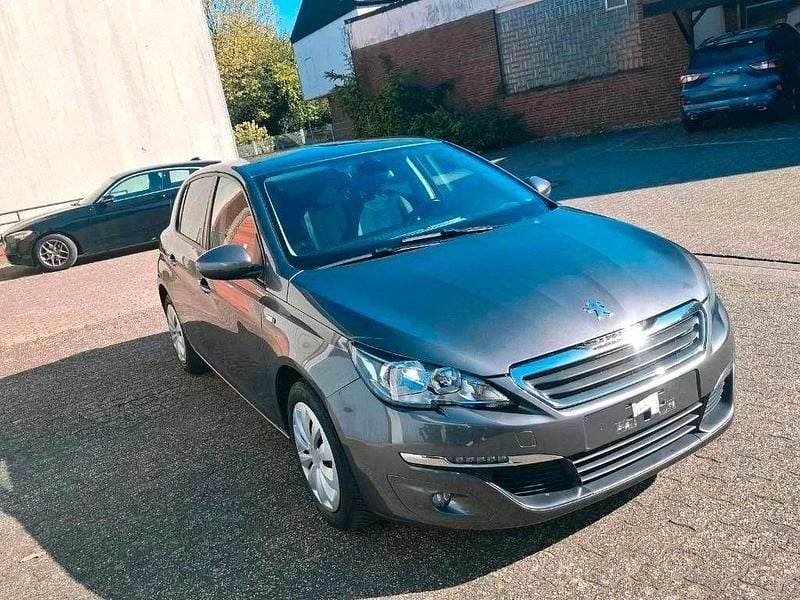Gebraucht Peugeot 308 110 PS (80 kW) 2016 Grau Kleinwagen