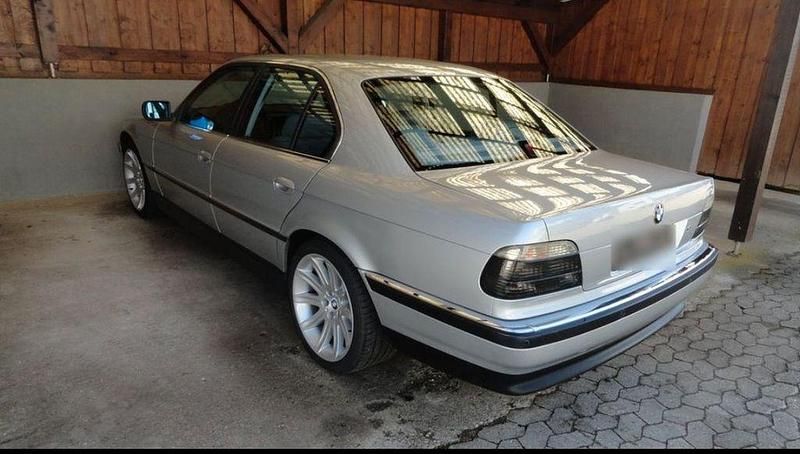 Gebraucht BMW 735 Performance 235 PS (172 kW) 1997 Silber Limousine