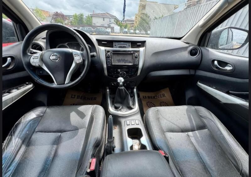 Braun Gebraucht 2017 Nissan Navara Abholung | 9.999 € - Bild 1/4