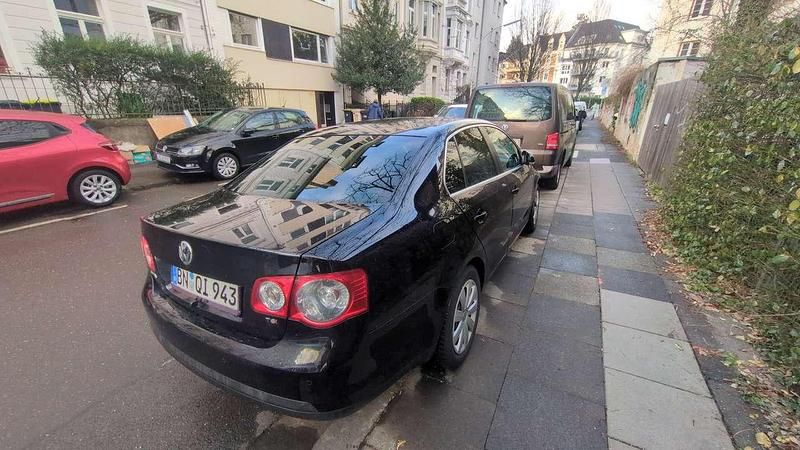 Gebraucht VW Jetta Highline 160 PS (117 kW) 2010 Schwarz Limousine