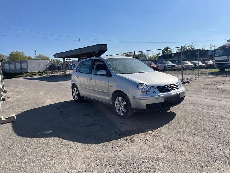 Brugt VW Polo 75 HK (55 kW) 2004 Sølv Hatchback
