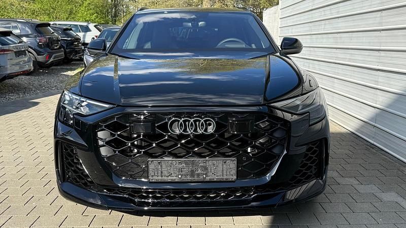 Neu Audi RS Q8 Performance 640 PS (470 kW) 2025 Mythosschwarz metallic SUV