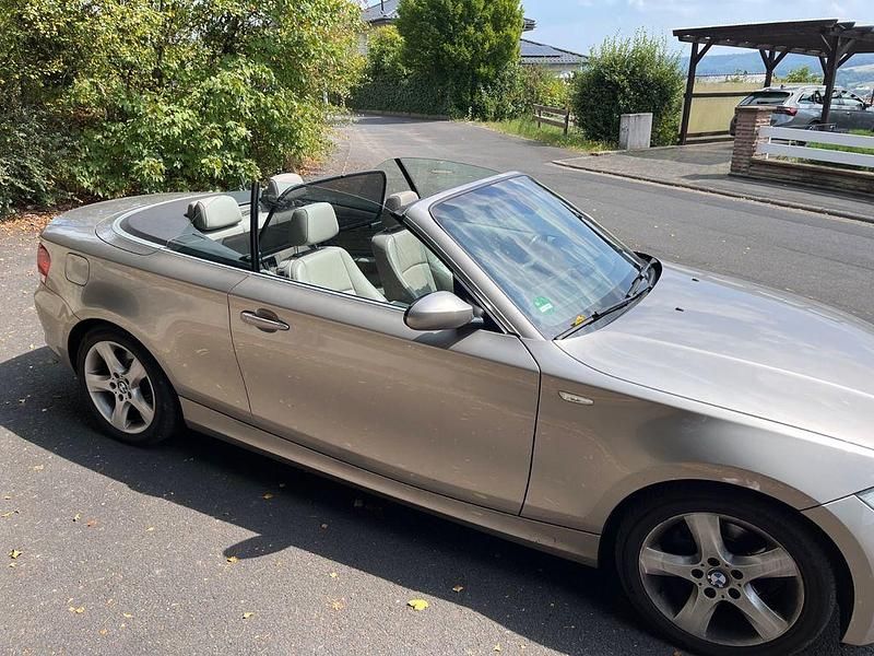 Gold Gebraucht 2008 BMW 125 Sport Line Kleinwagen | 13.900 € (Fairer Preis) - Bild 1/4