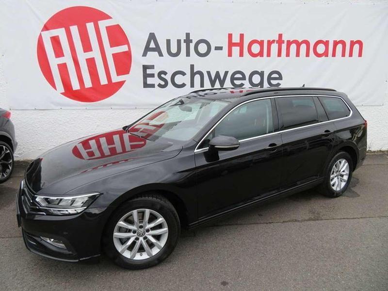 Deep black perleffek (metallic) Gebraucht 2020 VW Passat Business Kombi | 20.840 € (Superpreis) - Bild 1/4