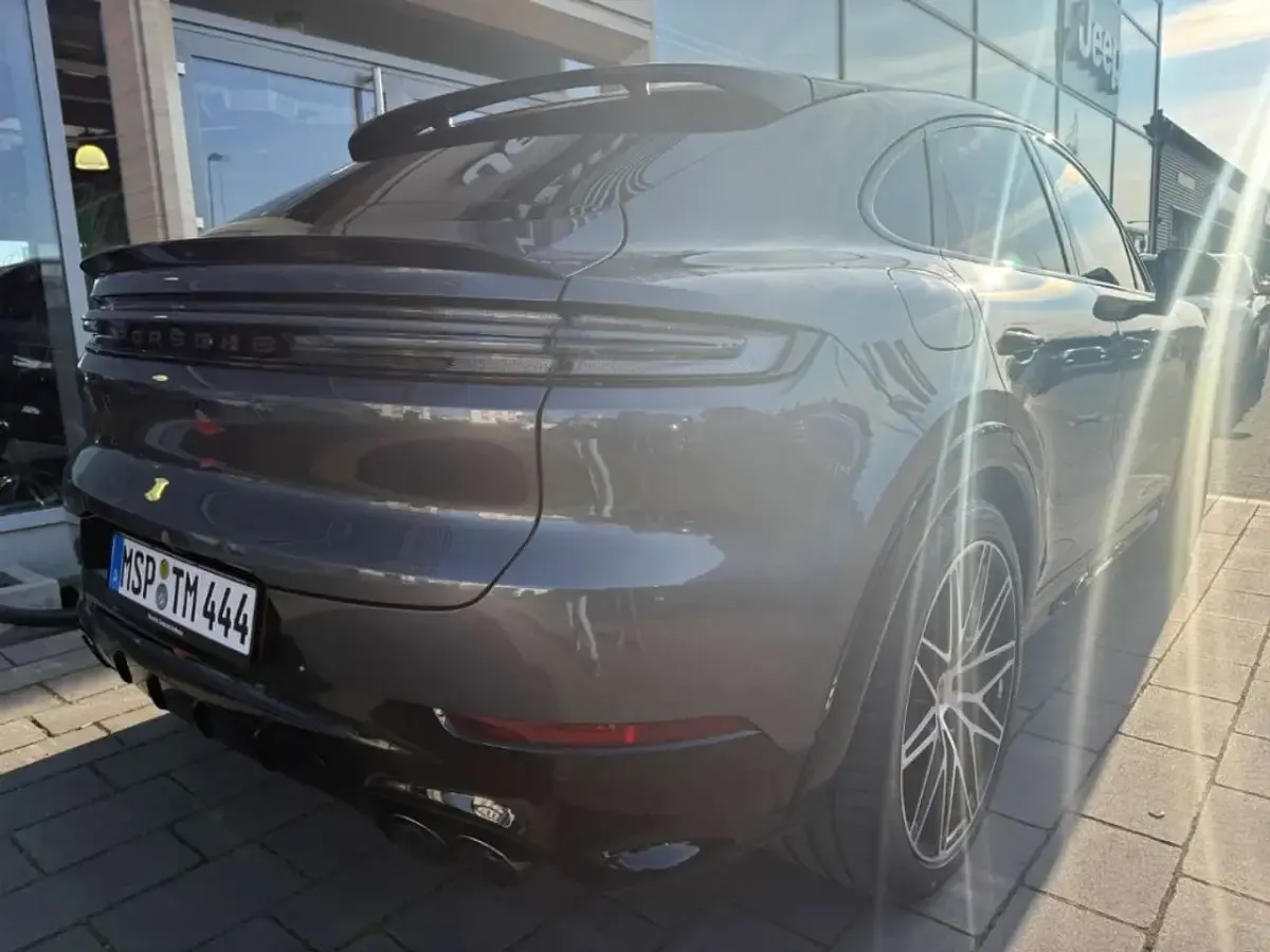 Gebraucht Porsche Cayenne Coupe 500 PS (367 kW) 2024 Grau SUV