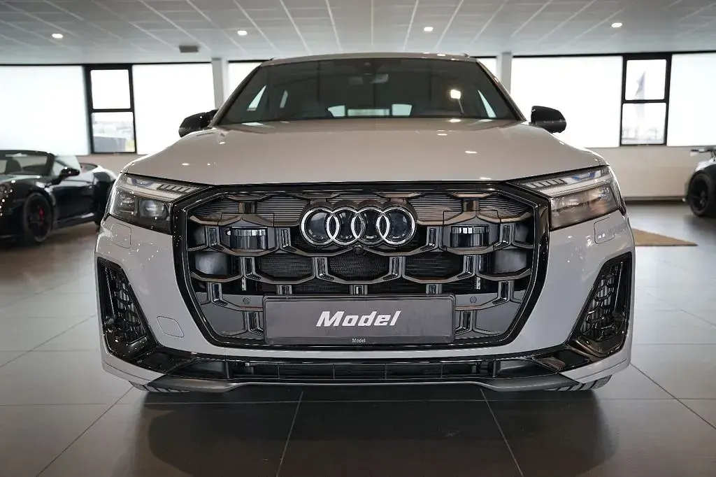 Neu Audi SQ7 Sport 507 PS (372 kW) 2026 Grau SUV